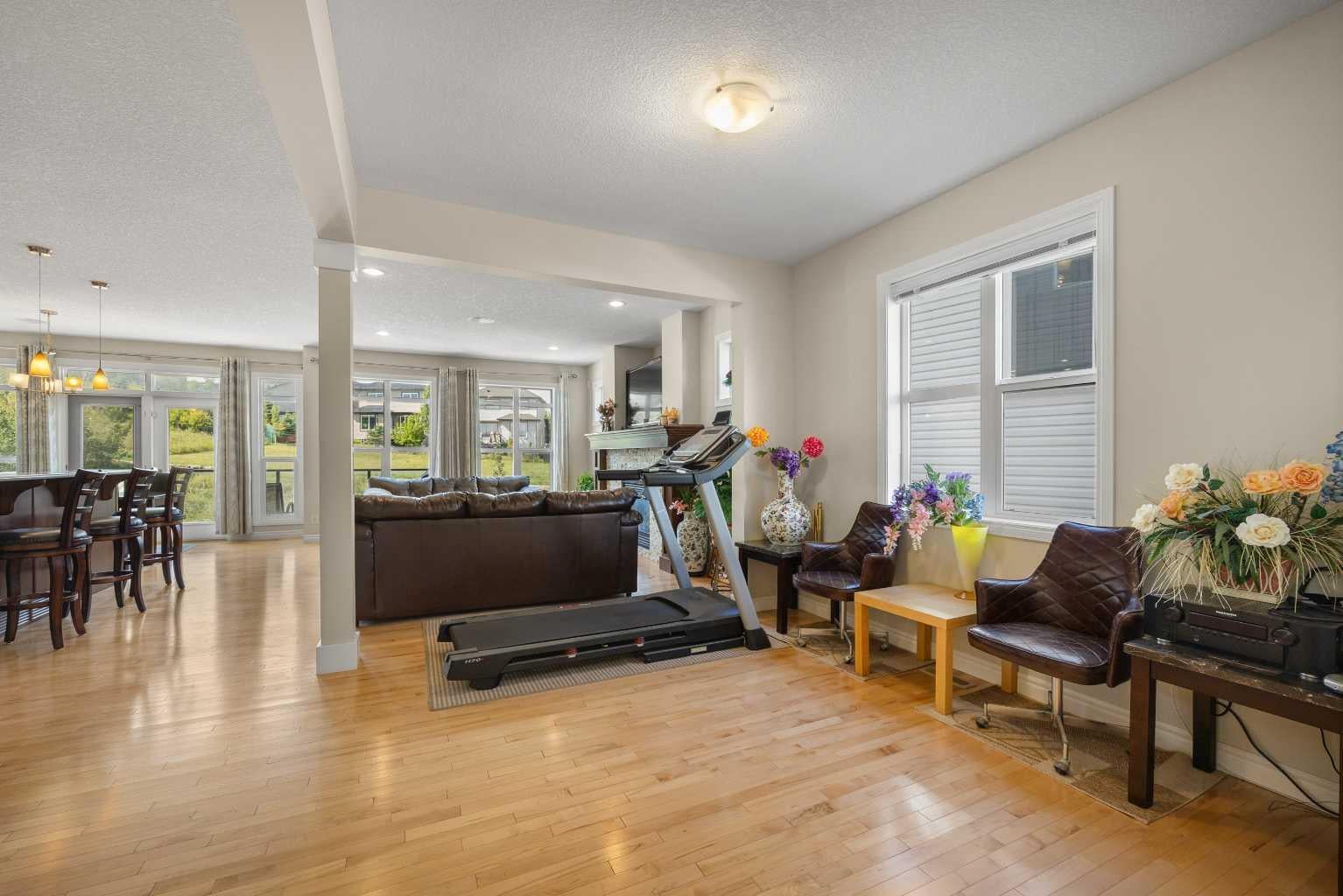 112 Sherwood Crescent NW