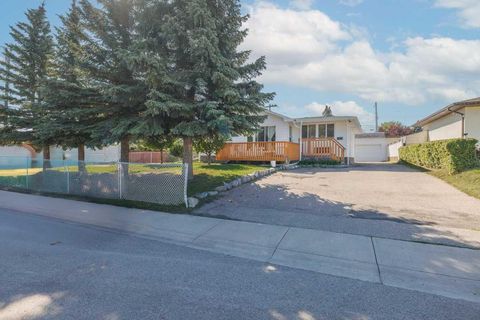 4613 4 Avenue SE Calgary AB T2A 0A1
