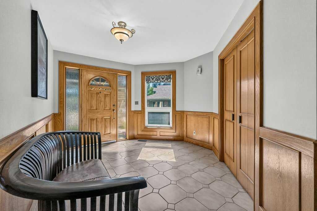Photo of 128 Santana Court NW, Calgary, AB T3K 3L9 (MLS # A2330442)