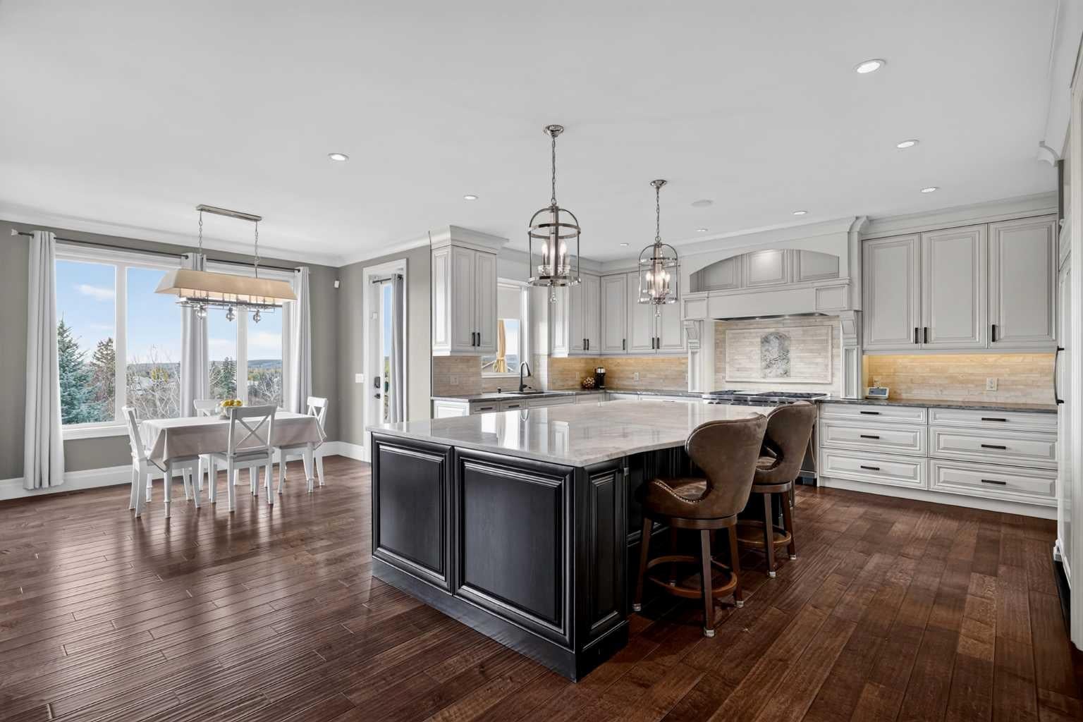 144 Fortress Bay SW