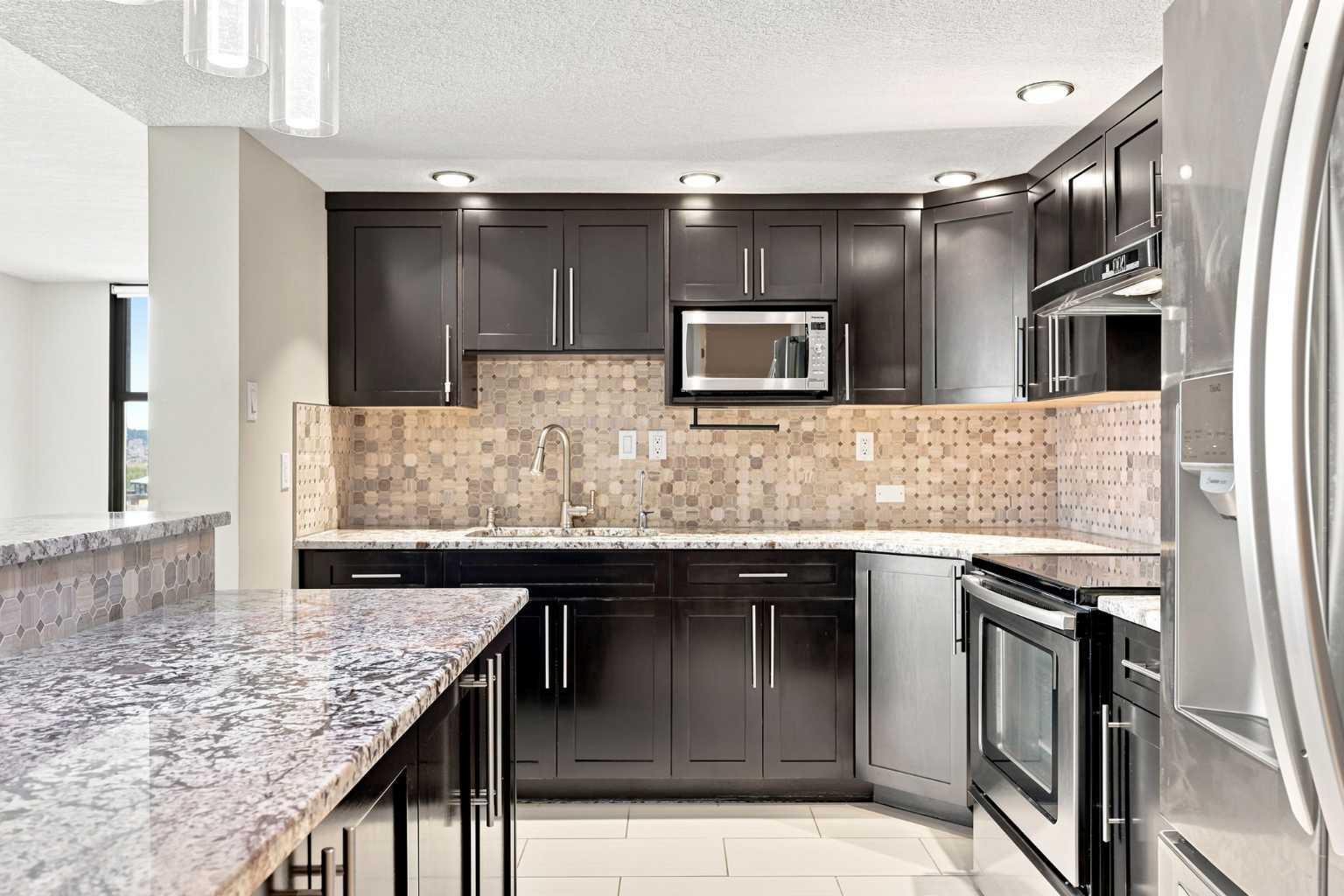 1100 8 Avenue SW 606