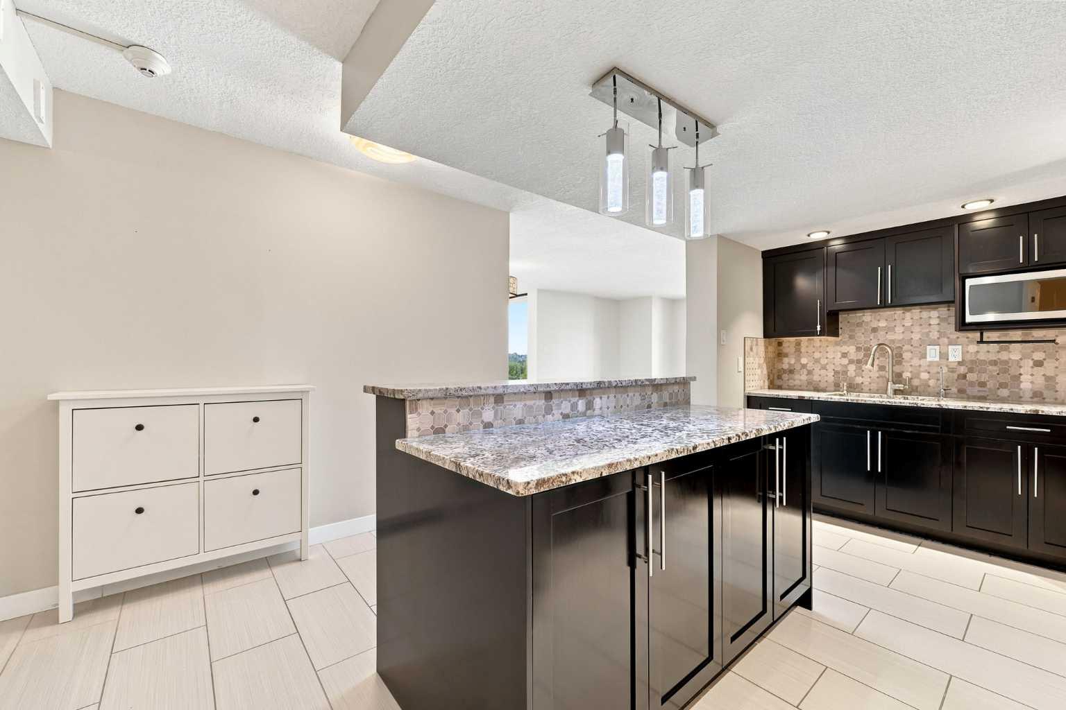 1100 8 Avenue SW 606