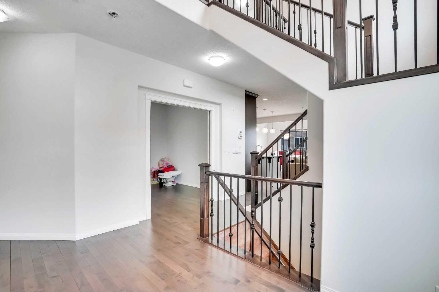 133 Skyview Shores Manor NE