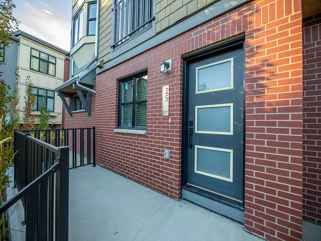 25 Spring Willow Close SW