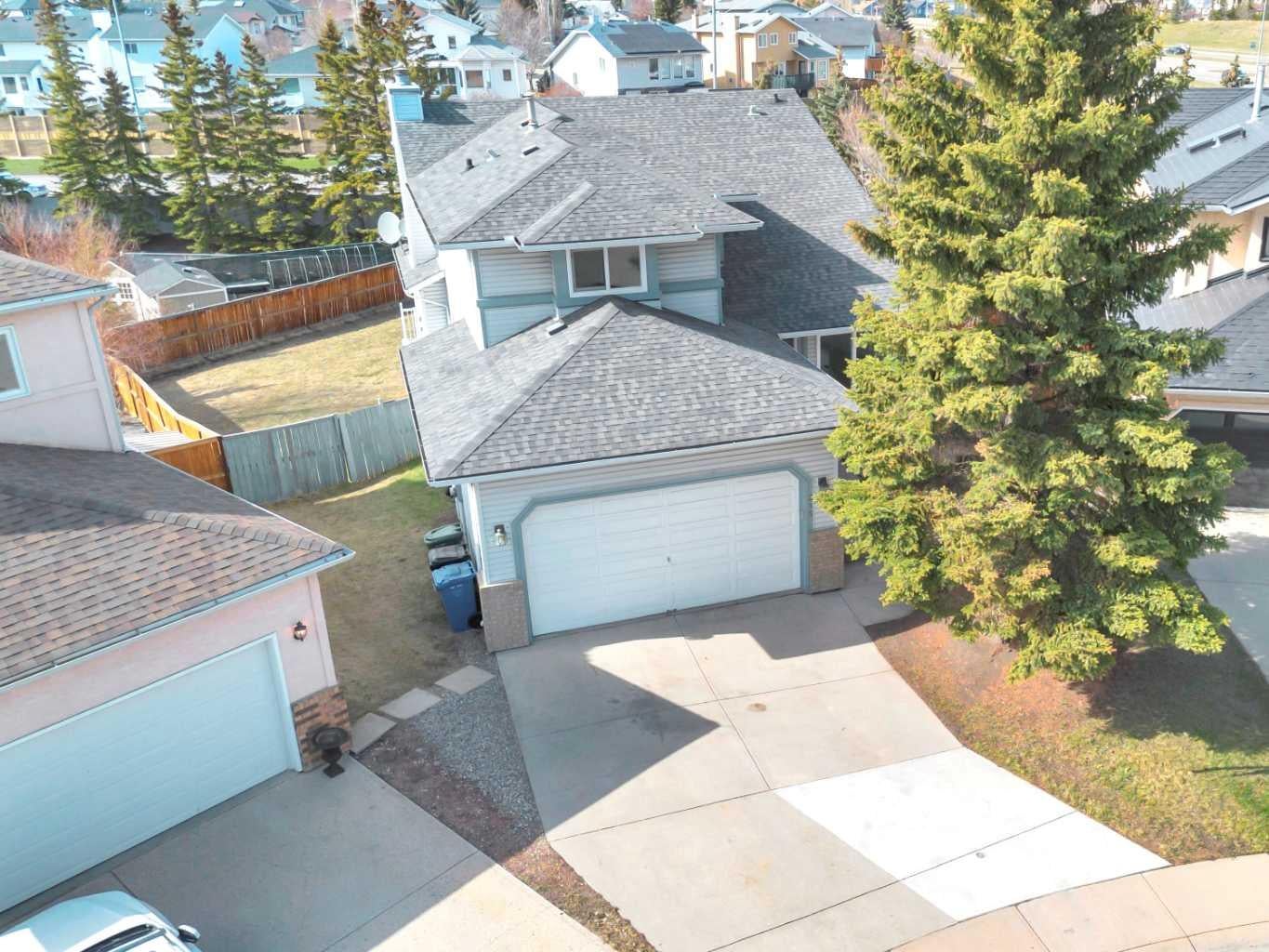 215 Hawktree Circle NW