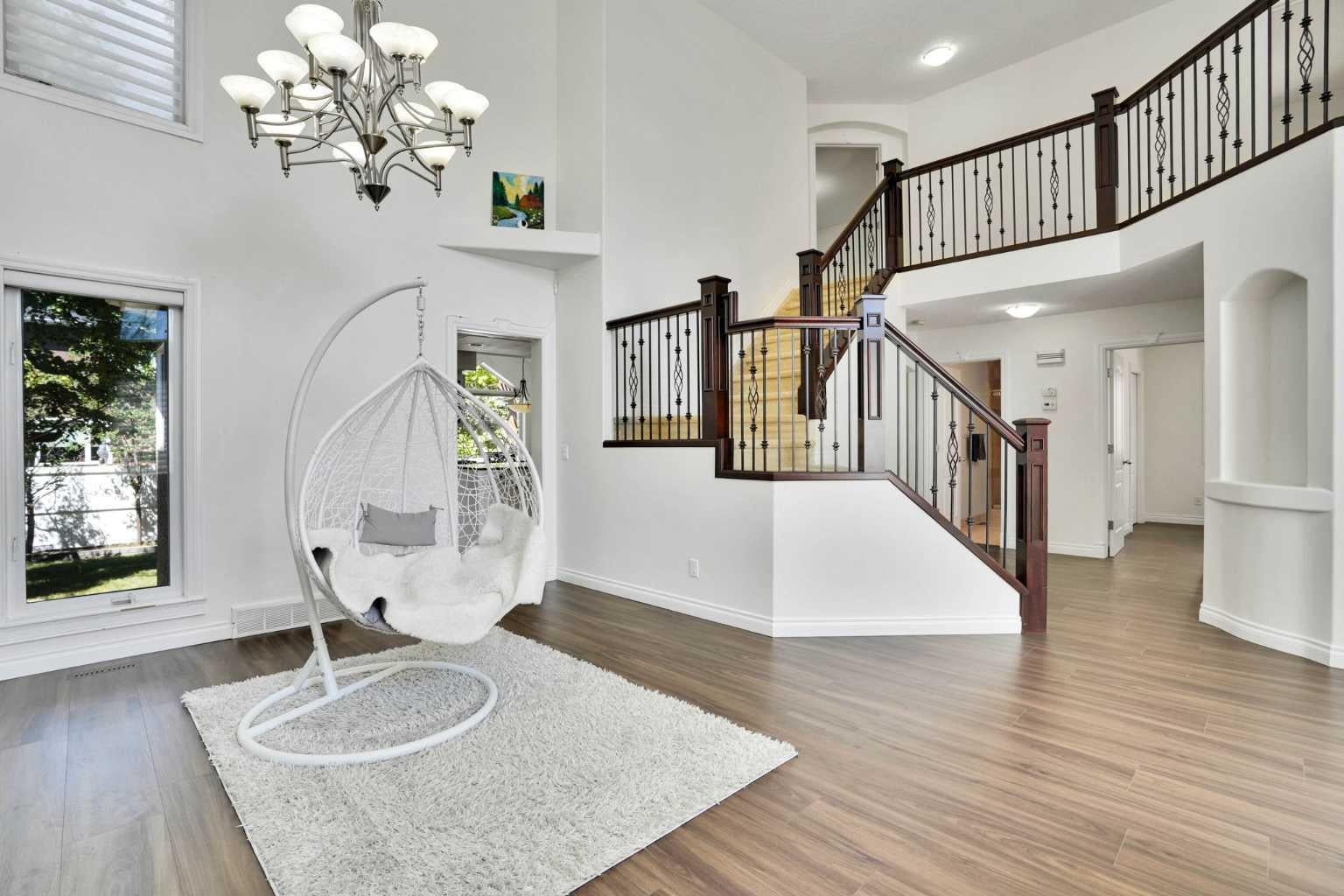 132 Evergreen Close SW