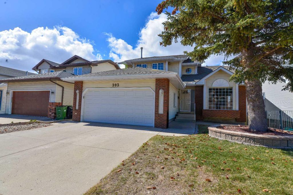 Photo of 393 Hawktree Circle NW, Calgary, AB T3G 2X9 (MLS # A2305196)