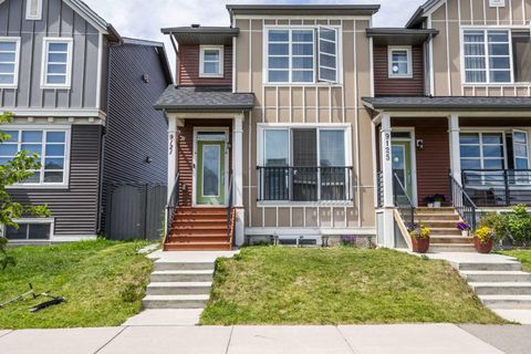9121 52 Street NE Calgary AB T3J 0V5