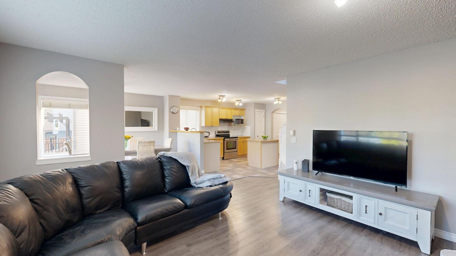 70 Crystalridge Close