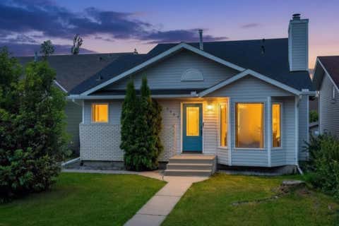 Photo of 1667 Meadowbrook Drive SE, Airdrie, AB T4A 2A4 (MLS # A2321424)