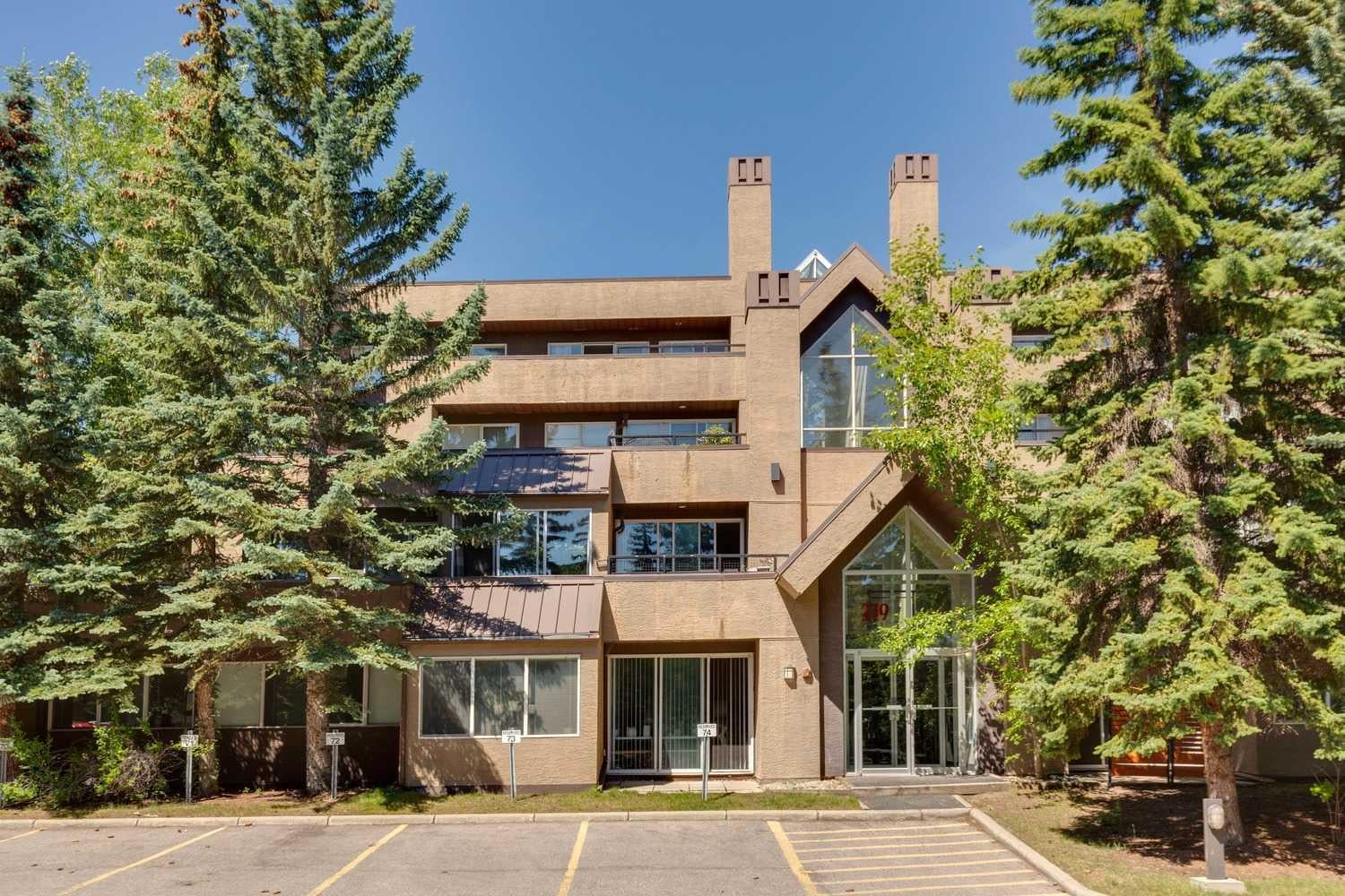 219 Village Terrace SW 2