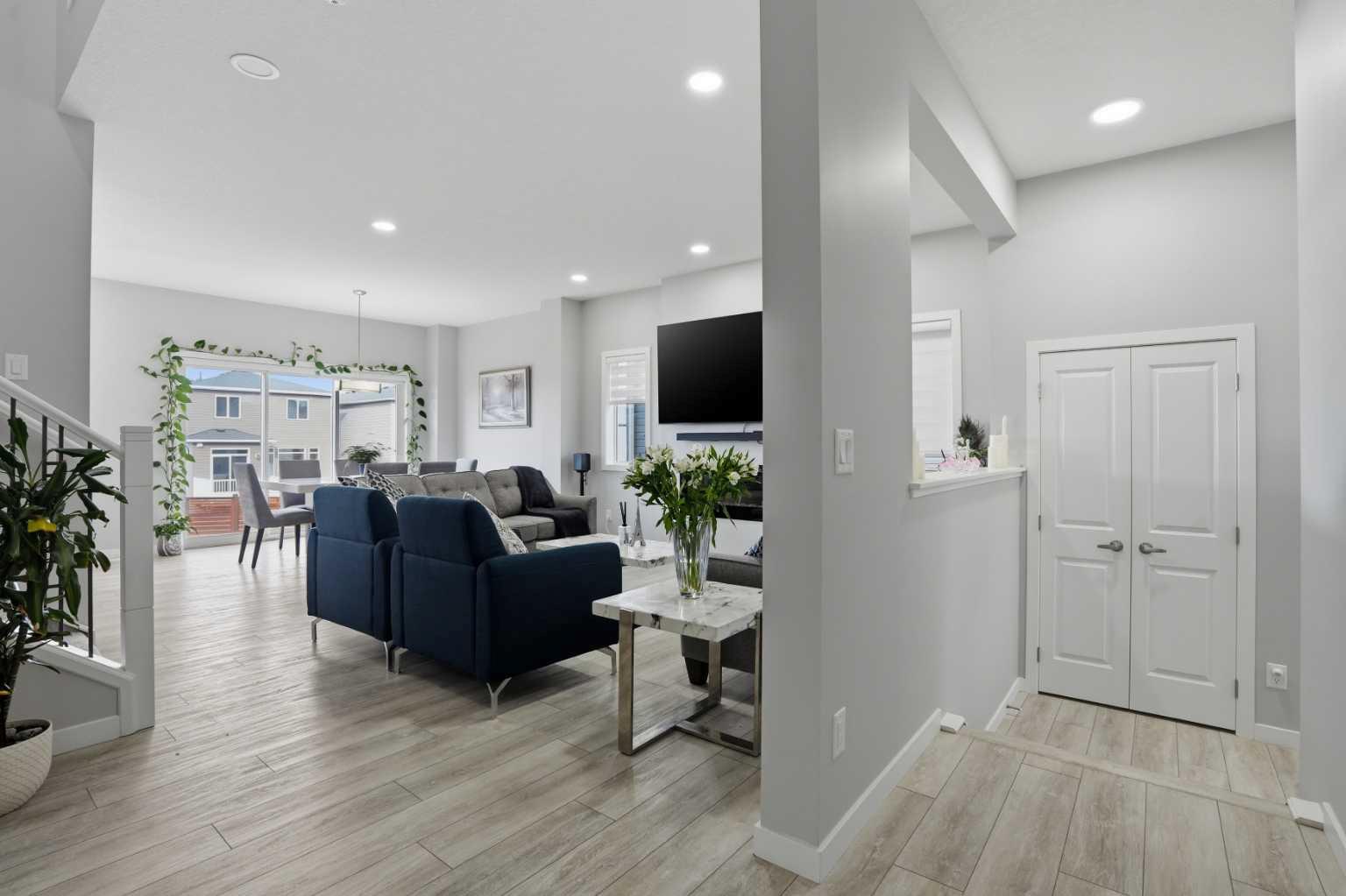 276 Calhoun Crescent NE