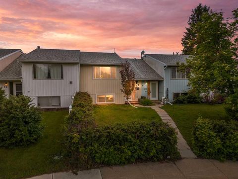 Photo of 32 Whiteside Crescent, Red Deer, AB T4N 5Z1 (MLS # A2320513)