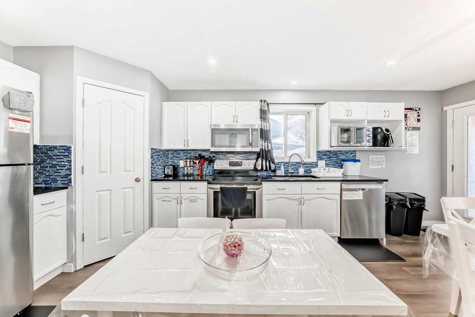 240 Applewood Drive SE