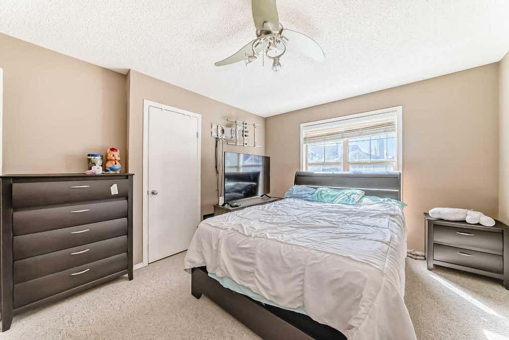 Photo of 80 Elgin Gardens SE, Calgary, AB T2Z 4T4 (MLS # A2312982)