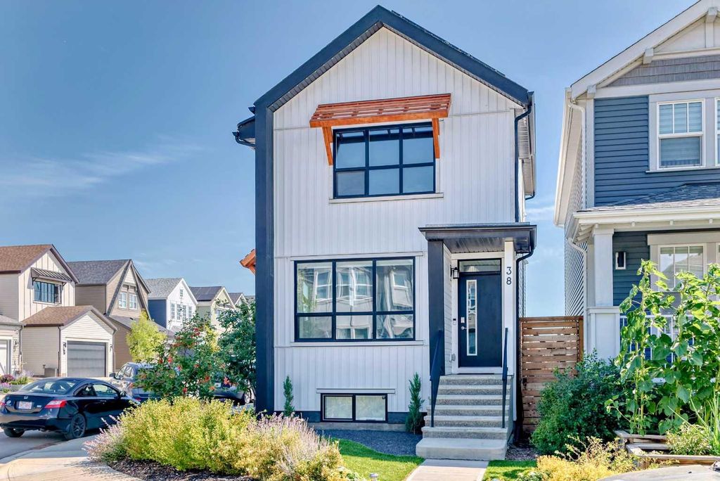 Photo of 38 Lavender Road SE, Calgary, AB T3S 0C4 (MLS # A2283629)