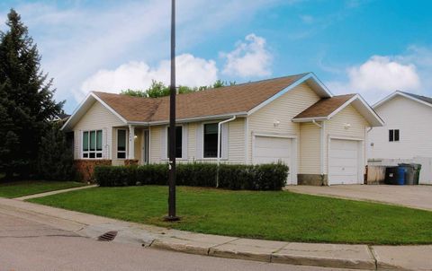 Photo of 5224 23 Street, Lloydminster, AB T9V 2R2 (MLS # A2317449)