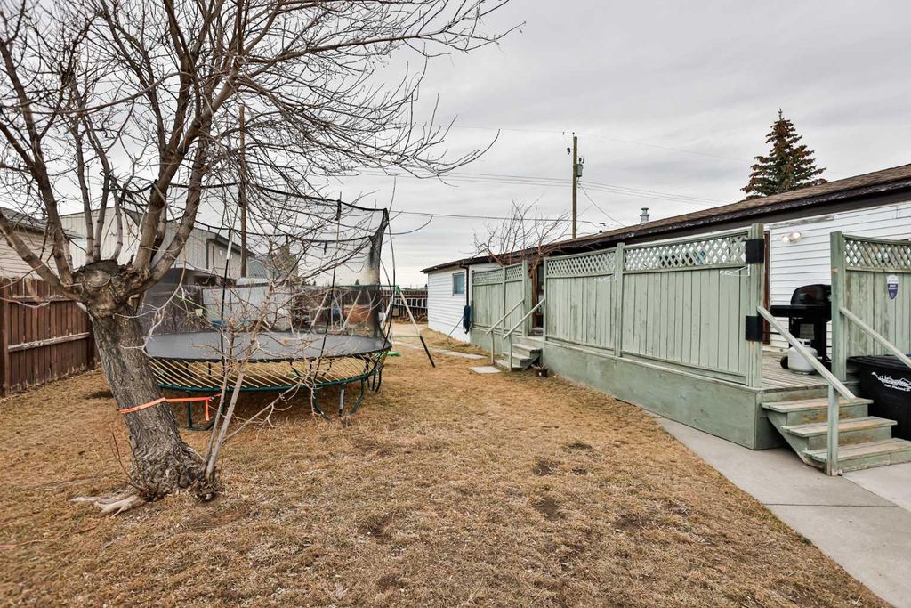 Photo of 111 11 Street, Fort Macleod, AB T0K 0Z0 (MLS # A2294302)