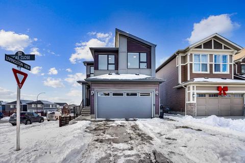 Photo of 210 Lucas Close NW, Calgary, AB T3P 1Z4 (MLS # A2309471)