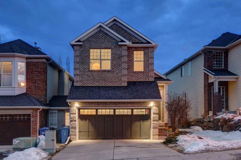 57 Discovery Ridge Hill SW Calgary AB T3H 4Y5