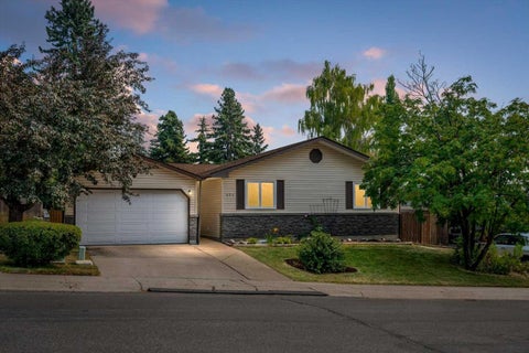 Photo of 424 Silver Valley Drive NW, Calgary, AB T3B 4C2 (MLS # A2333644)