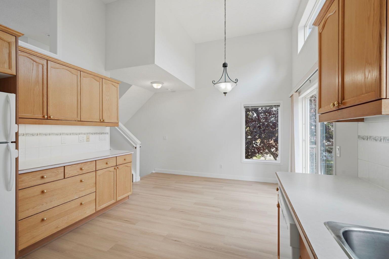23 Country Hills Cove NW
