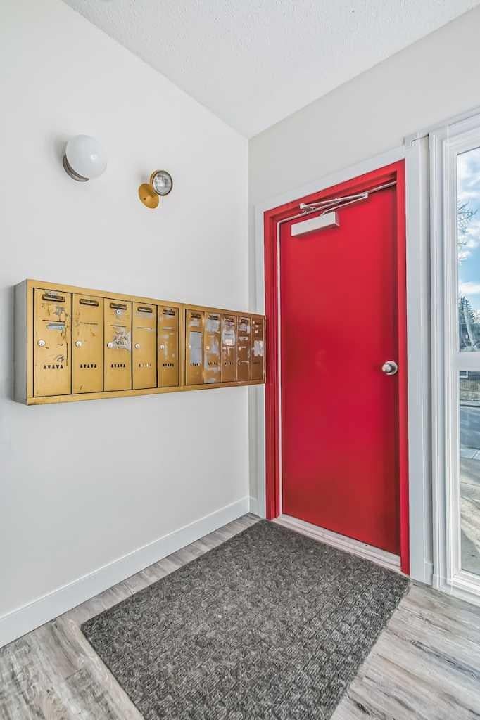Photo of 4340 73 Street NW, Calgary, AB T3B 2M1 (MLS # A2354653)