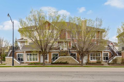 Photo of 768 73 Street SW, Calgary, AB T3H 5V9 (MLS # A2314518)