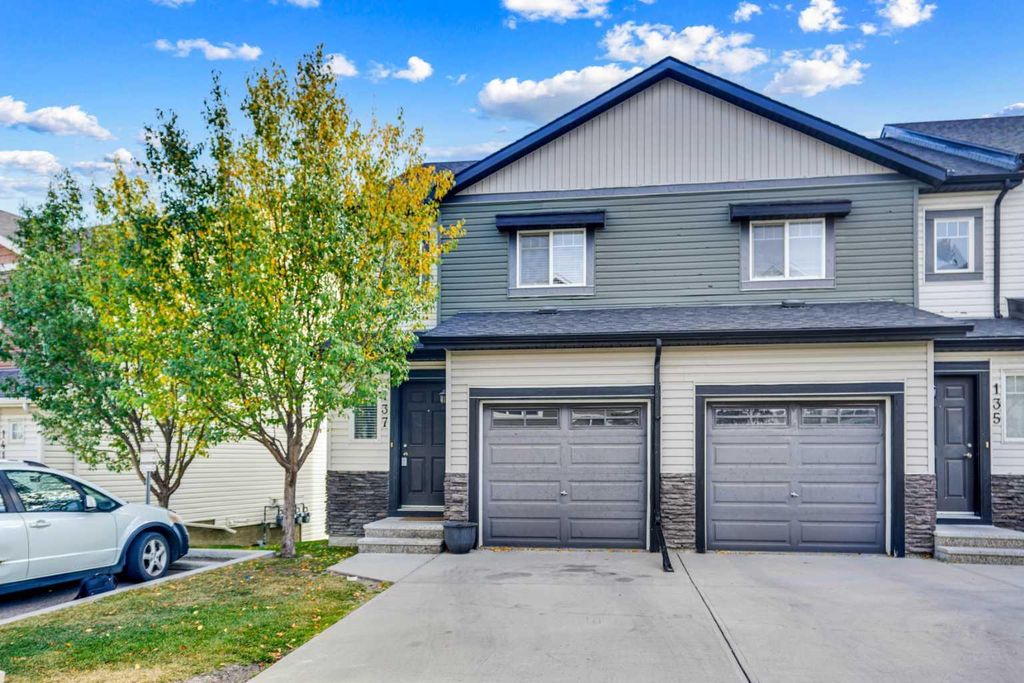 Photo of 137 Pantego Lane NW, Calgary, AB T3K 0T1 (MLS # A2292494)