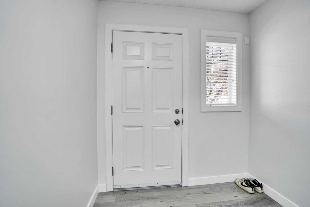 Photo of 137 Pantego Lane NW, Calgary, AB T3K 0T1 (MLS # A2292494)