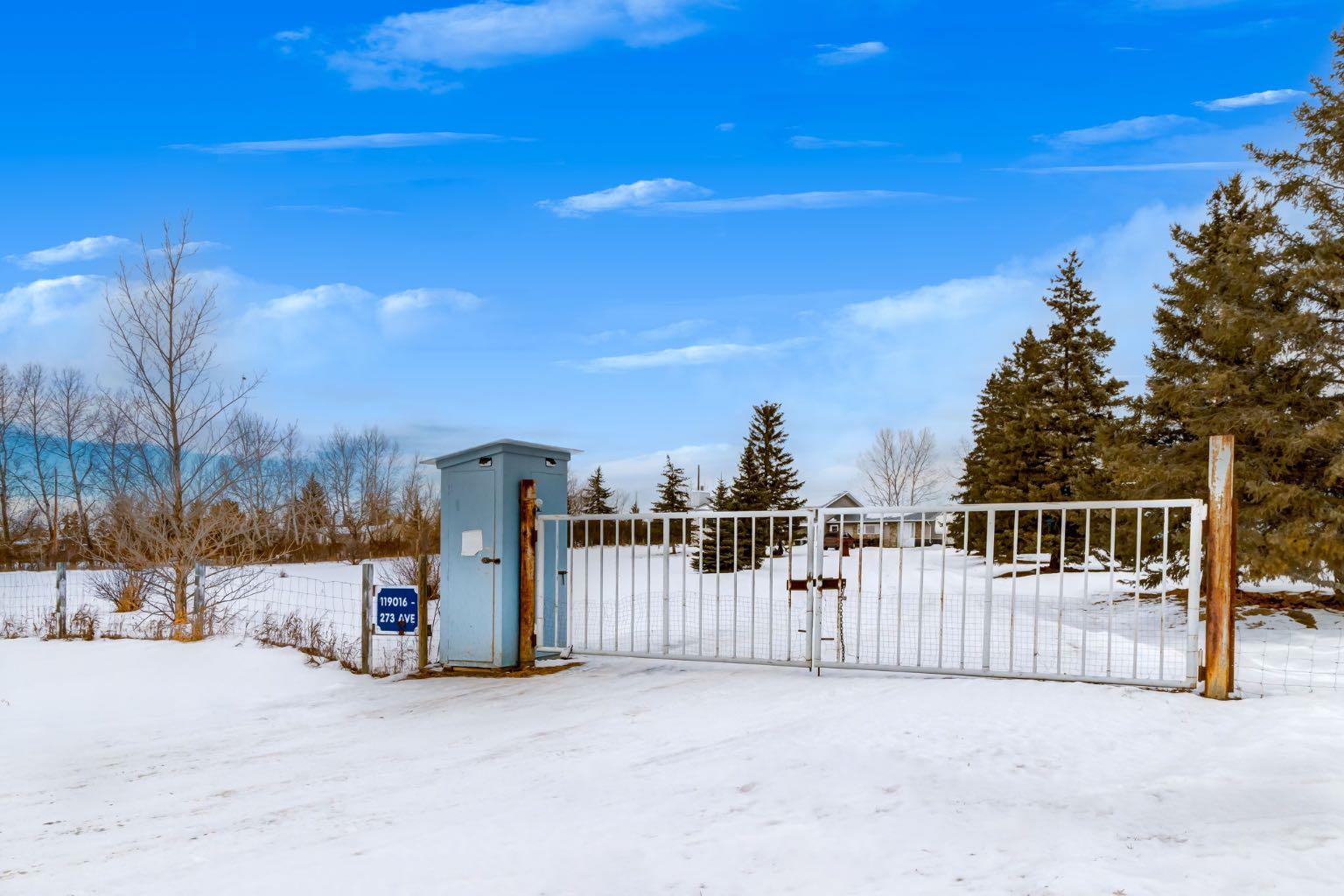 119016 273 Avenue E
