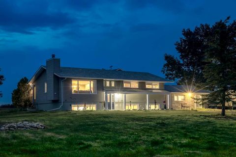 119016 273 Avenue E Rural Foothills County AB T1S 4G3