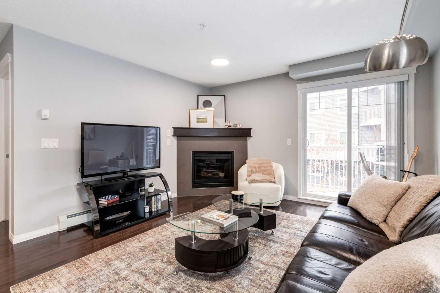 115 Prestwick Villas SE 2212