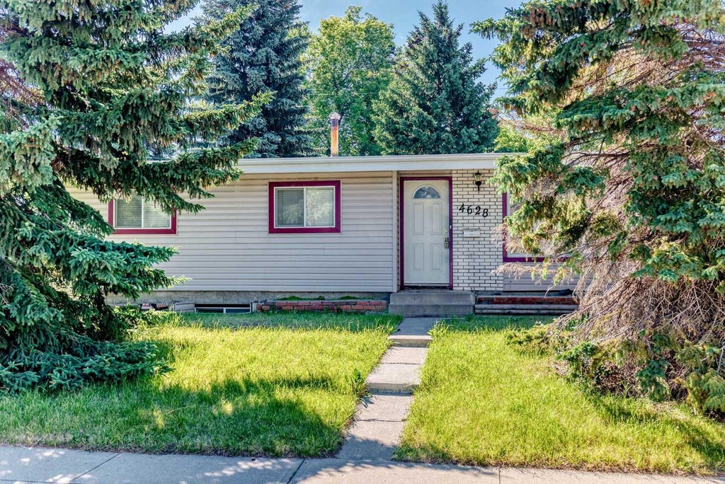 Photo of 4628 Verona Drive NW, Calgary, AB T3A 0P4 (MLS # A2329648)
