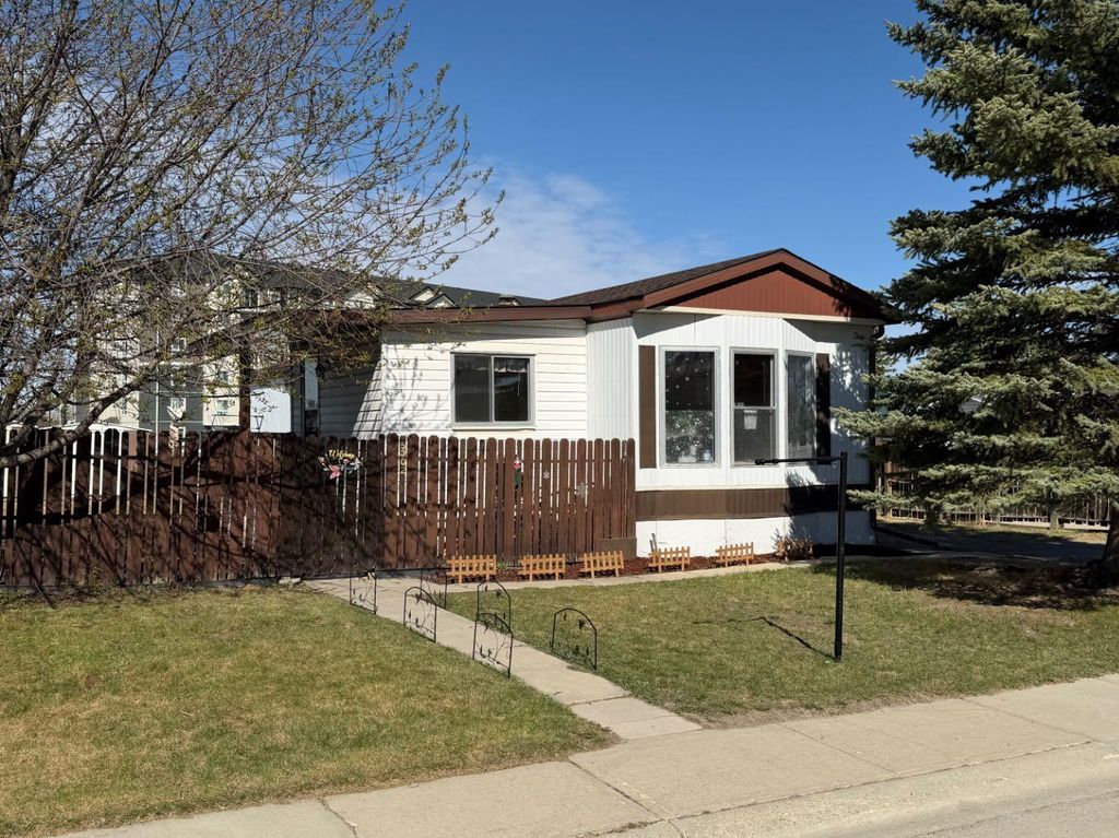 Photo of 5302 Birch Road, Olds, AB T4H 1M2 (MLS # A2309388)