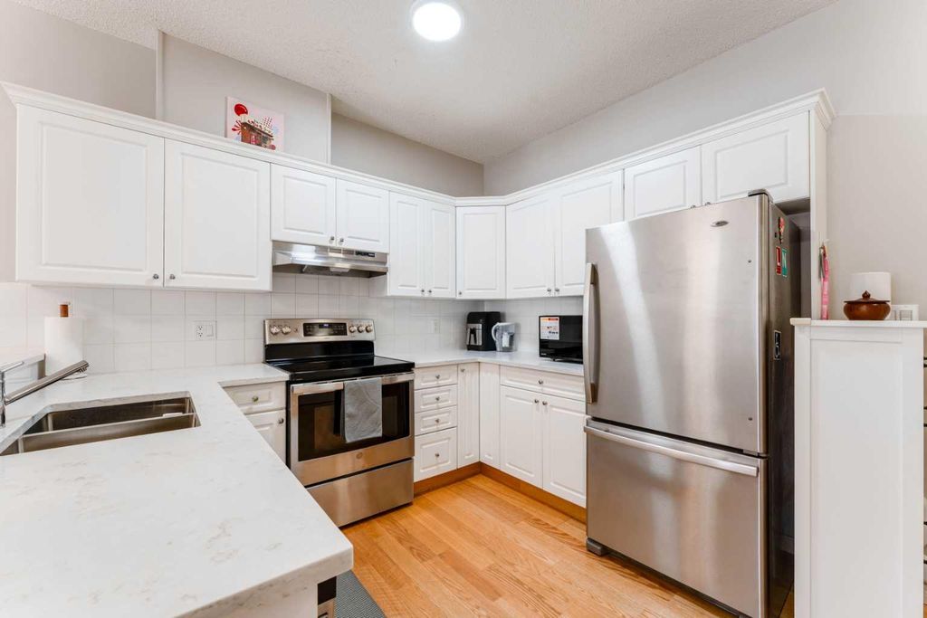 Photo of 777 3 Avenue SW #215, Calgary, AB T2P 0G8 (MLS # A2292531)