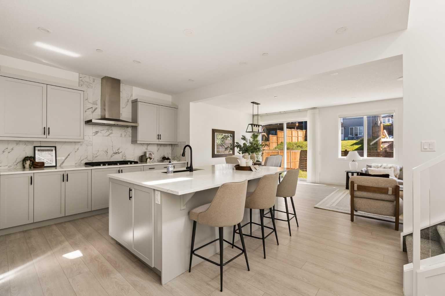 312 Lucas Way NW