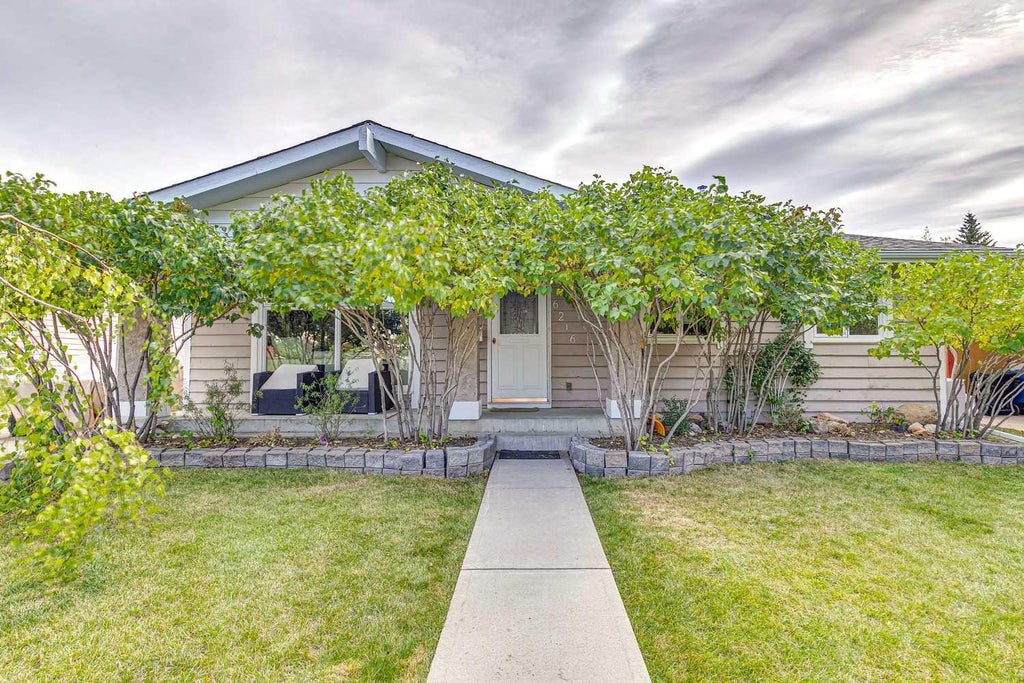 Photo of 6216 Thornaby Way NW, Calgary, AB T2K 5K9 (MLS # A2350370)