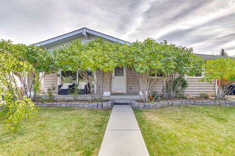 Photo of 6216 Thornaby Way NW, Calgary, AB T2K 5K9 (MLS # A2350370)