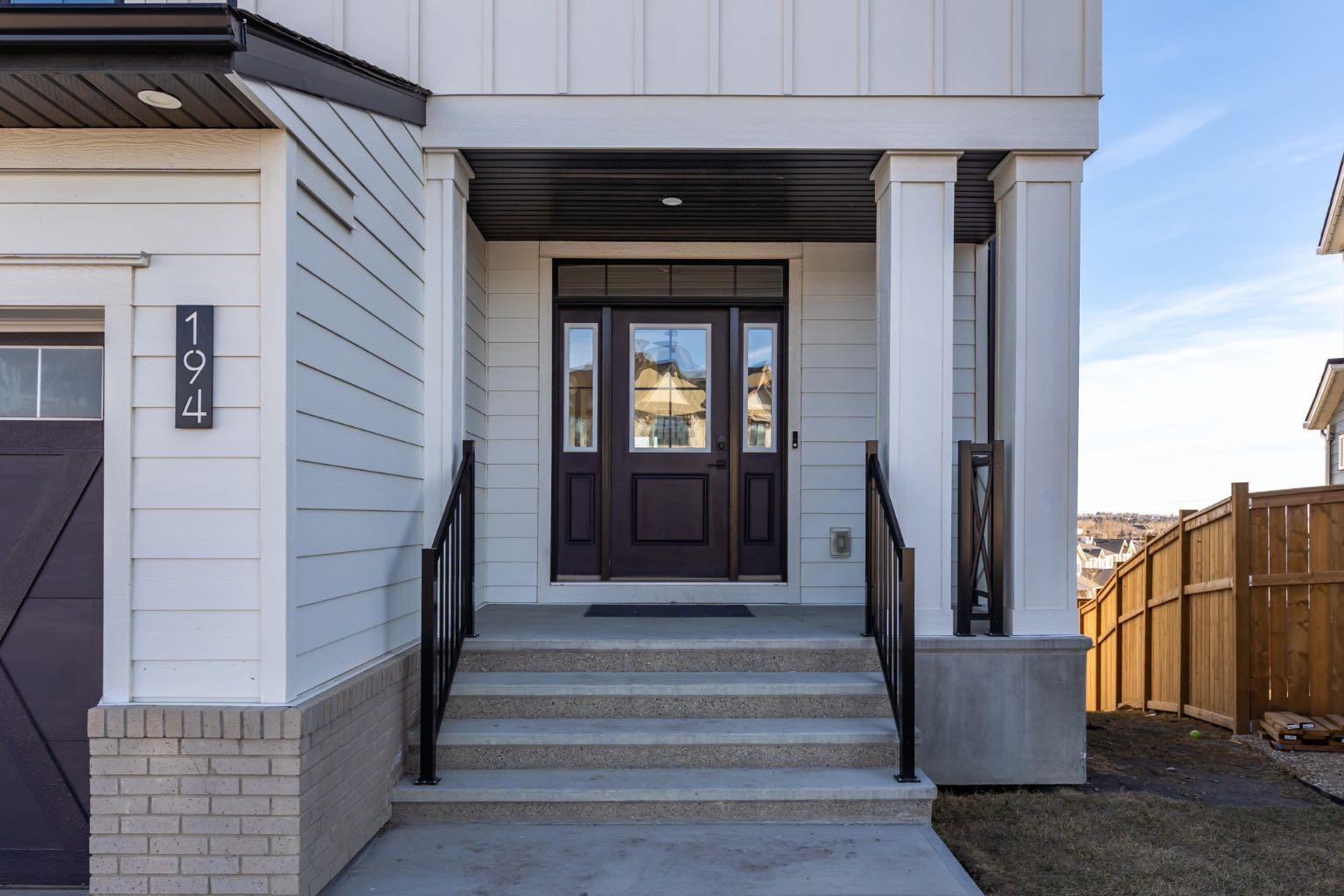 194 Baneberry Way SW