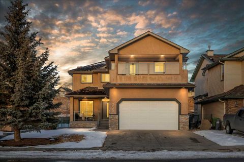 255 Gleneagles View Cochrane AB T4C 2H5