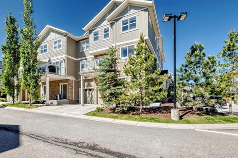 Photo of 201 Evanston Manor NW, Calgary, AB T3P 0R8 (MLS # A2319314)