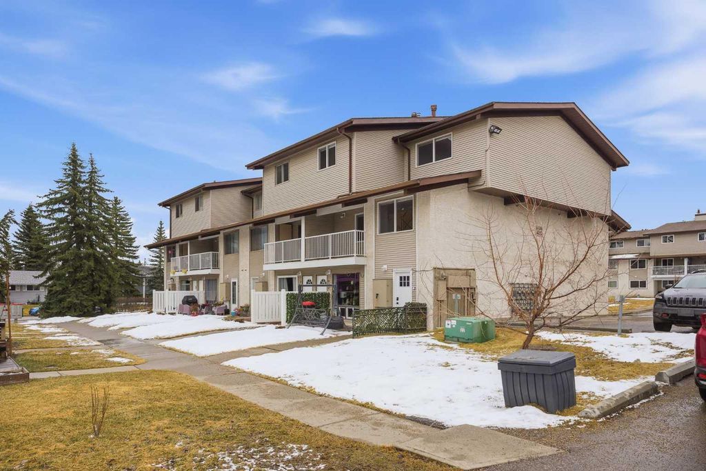 Photo of 200 Brookpark Drive SW #424, Calgary, AB T2W 3E5 (MLS # A2300877)