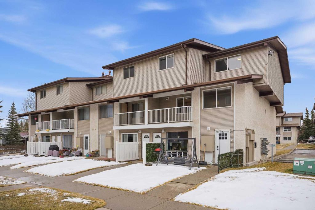 Photo of 200 Brookpark Drive SW #424, Calgary, AB T2W 3E5 (MLS # A2300877)