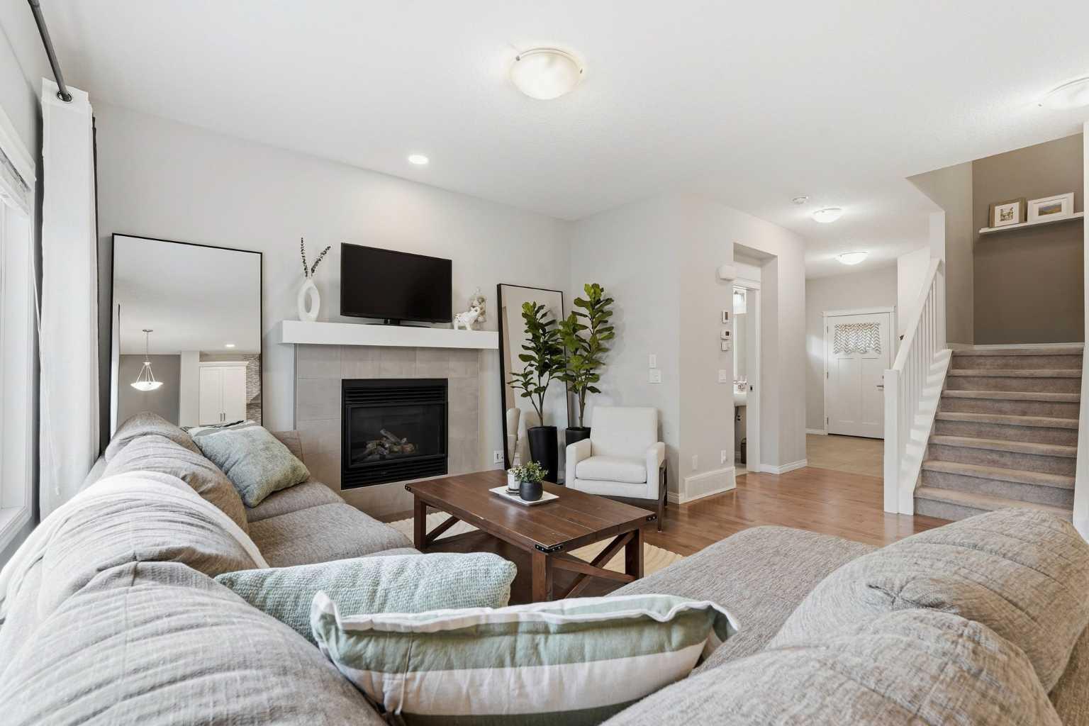 66 Masters Place SE