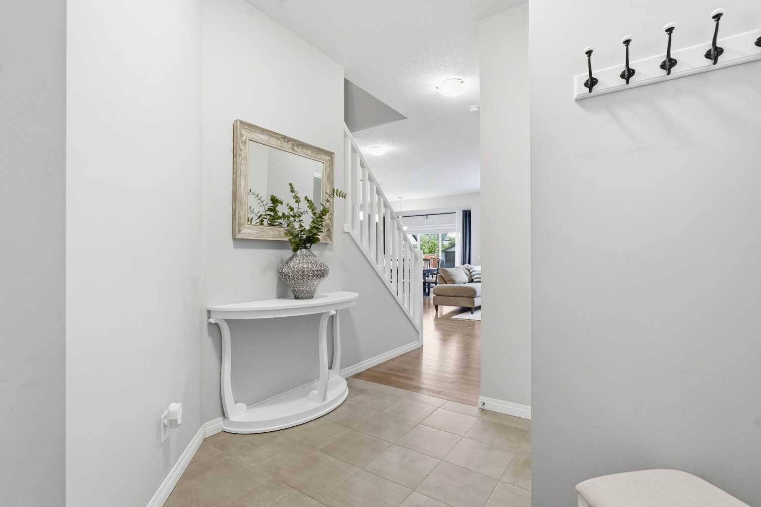 66 Masters Place SE