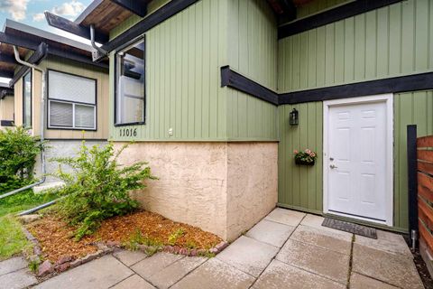 11016 5 Street SW Calgary AB T2W 1Y6