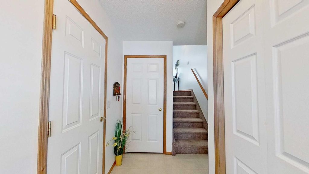 Photo of 272 Rocky Ridge Court NW, Calgary, AB T3G 4S8 (MLS # A2295188)