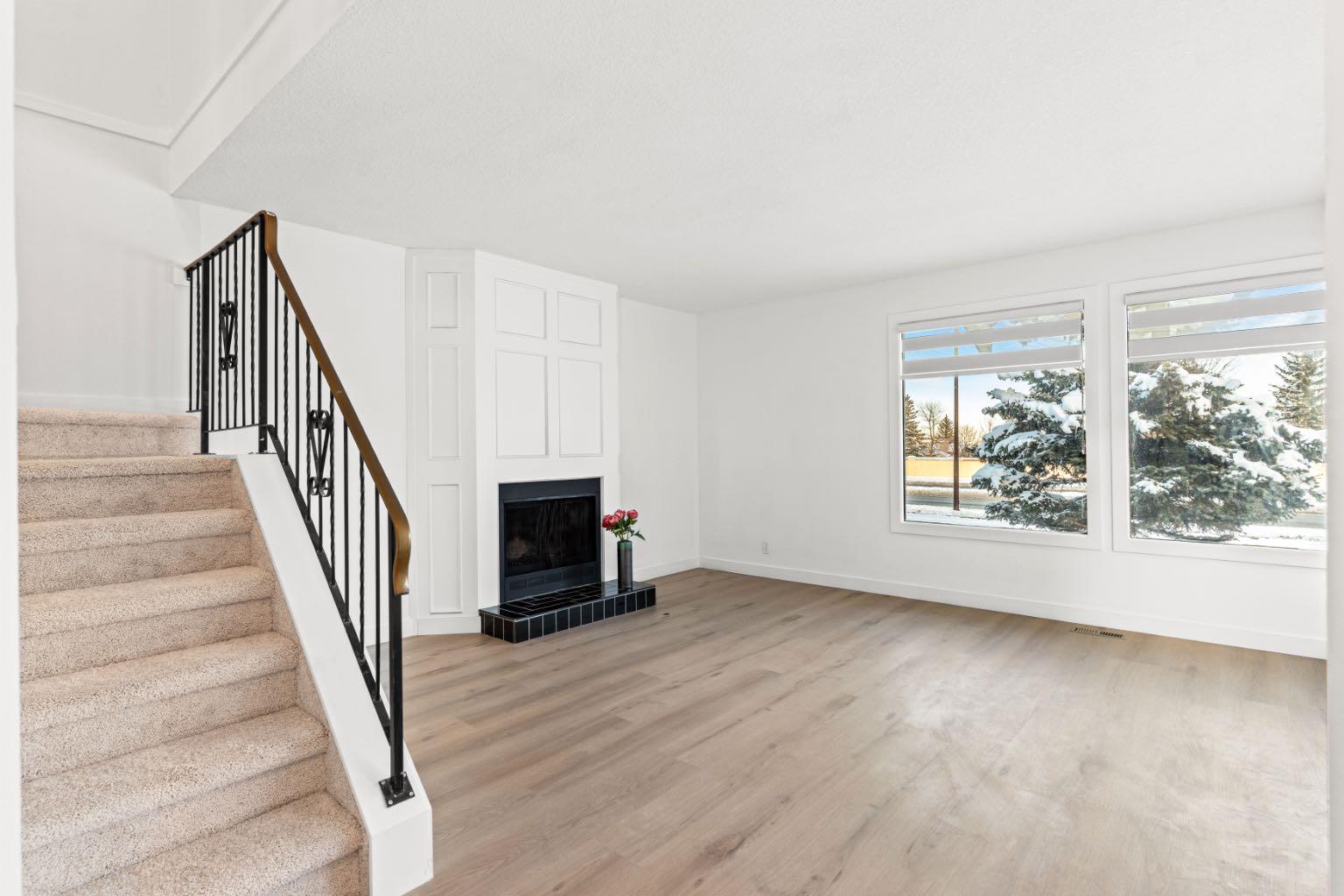 111 Macewan Glen Close NW