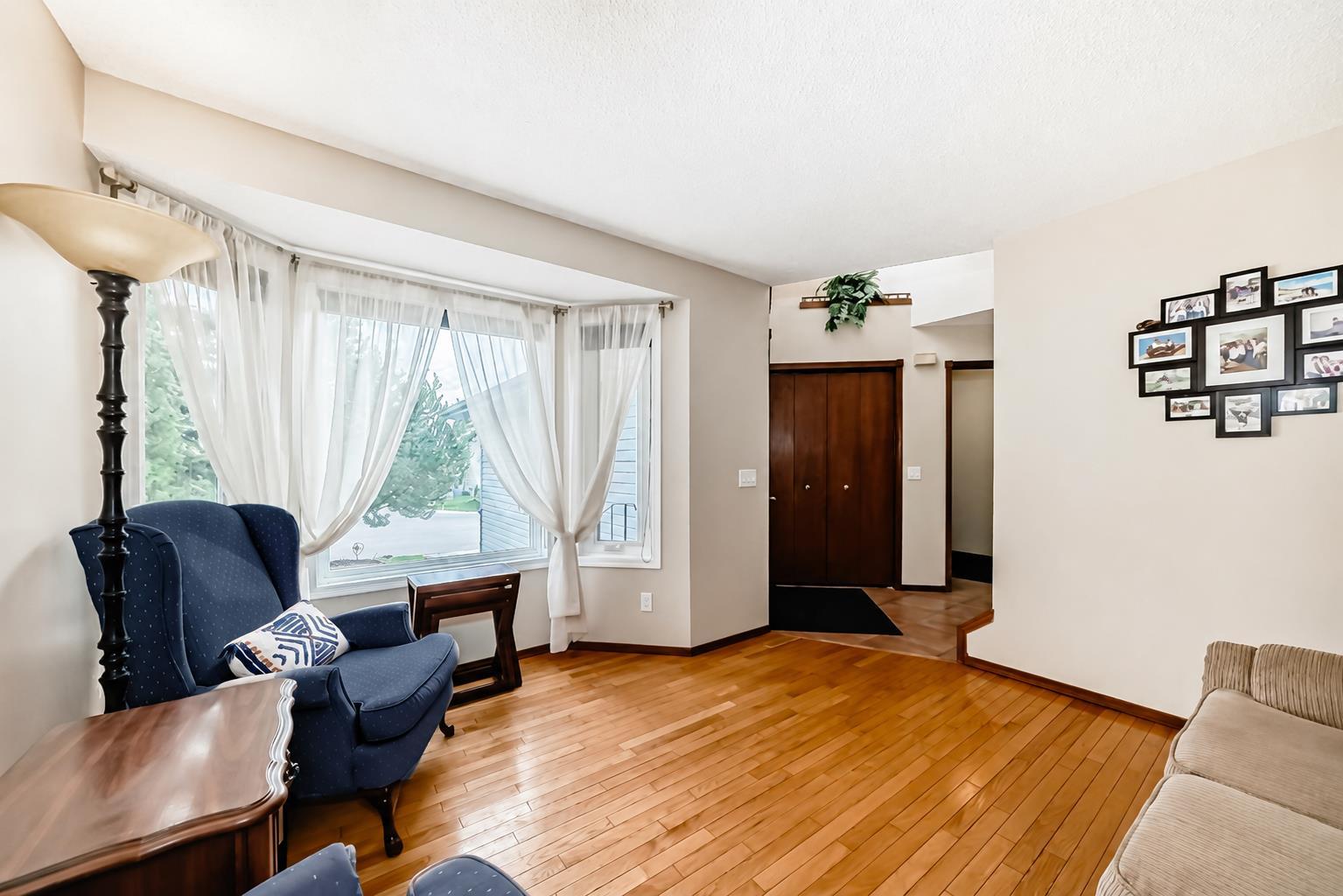 232 Macewan Ridge Close NW